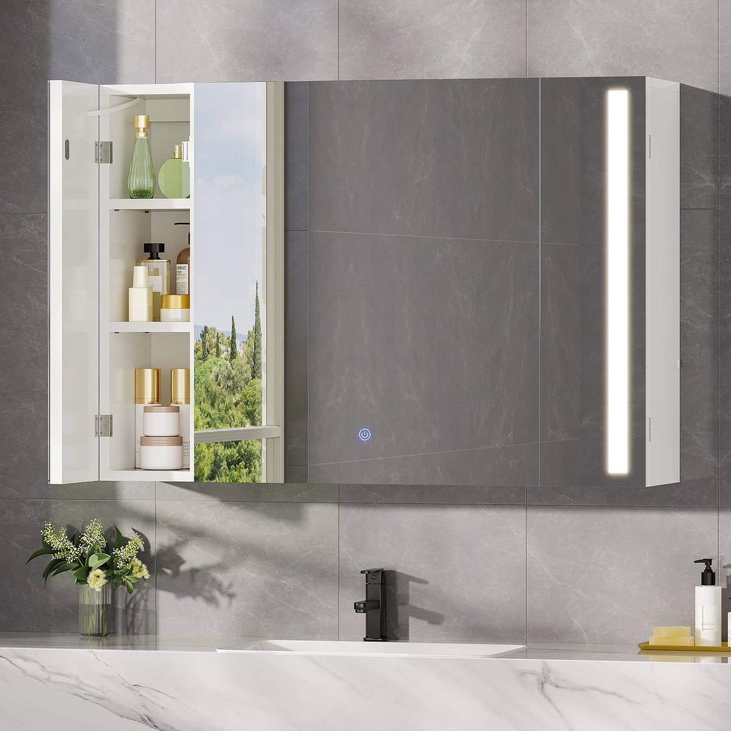 AOGLLATI Badezimmer Spiegelschrank 80 cm mit Beleuchtung Steckdose 3 Türen | 9 Staufächer Spiegelschrank Bad mit HD Spiegel